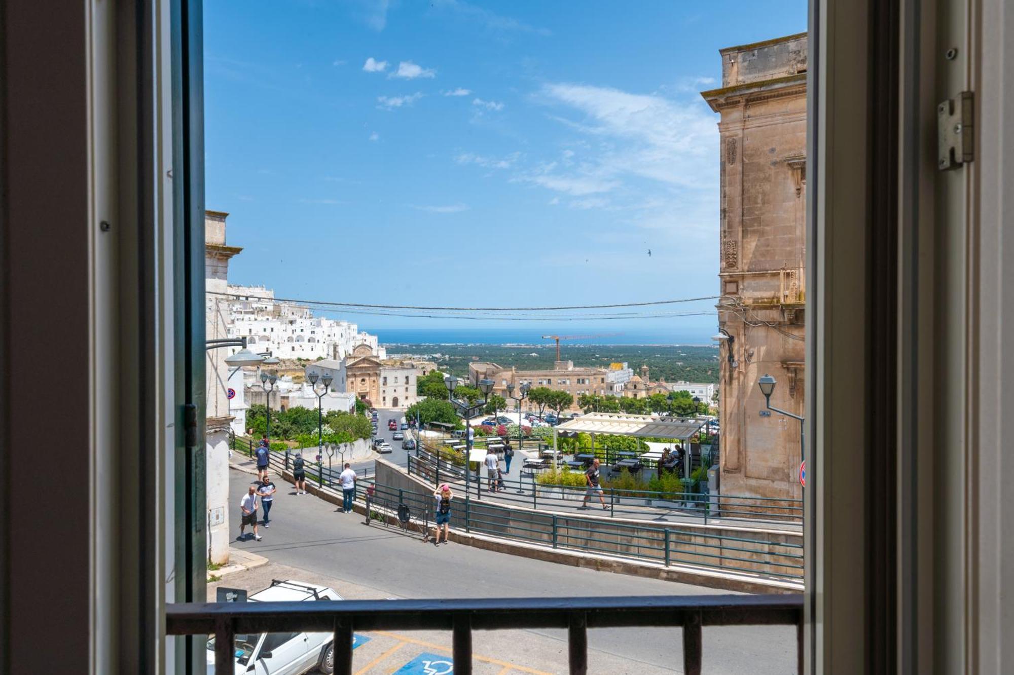 Le Bianche Suites Остуни Стая снимка