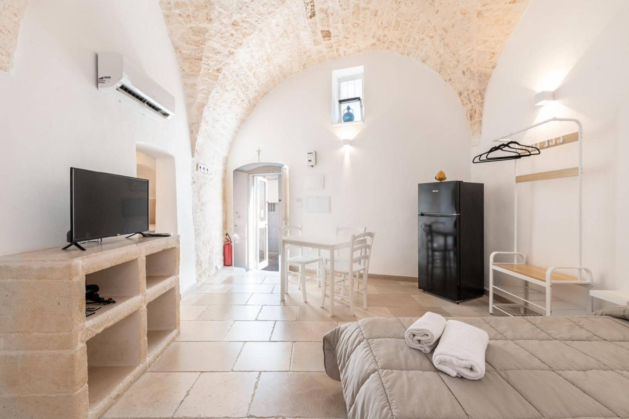 Le Bianche Suites Остуни Екстериор снимка